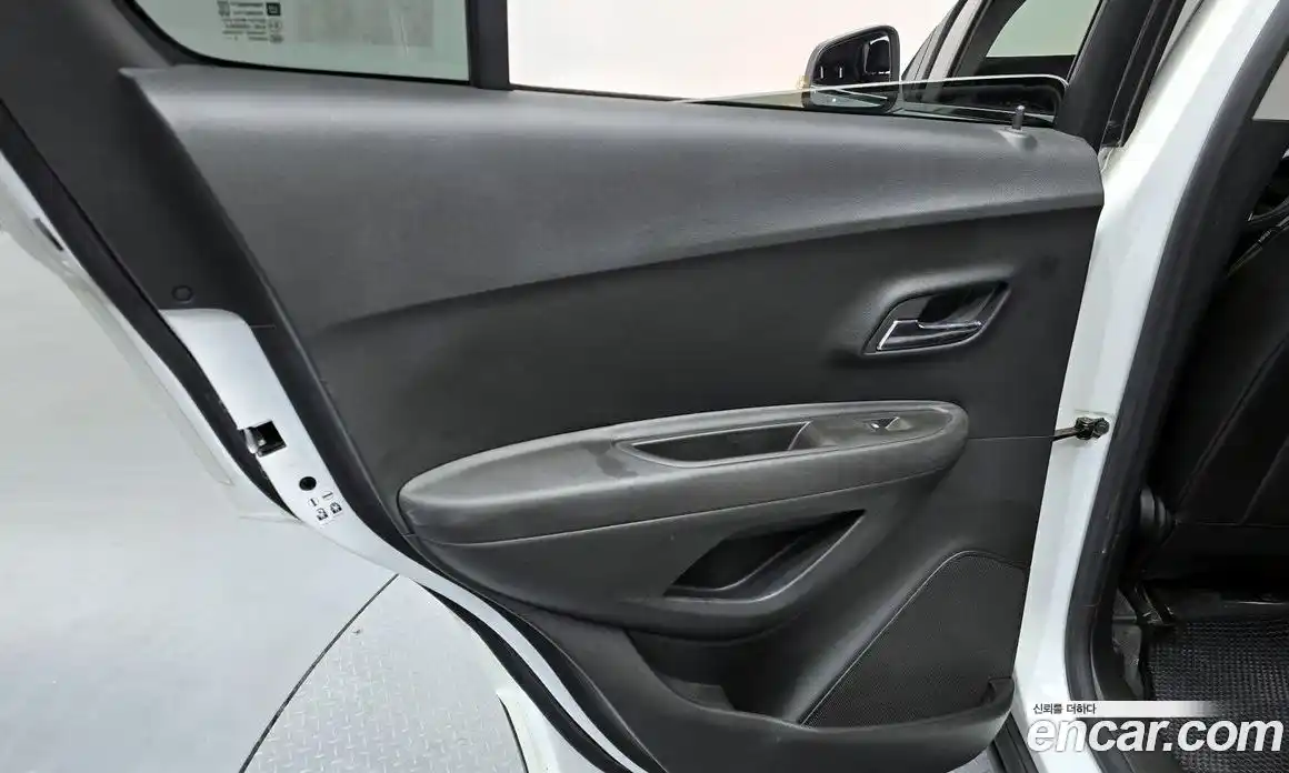 Chevrolet Trax 2016 1.6 гидро в Москве № 1907470, фото 15