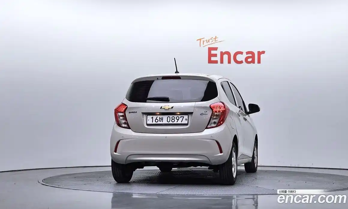 Chevrolet Spark 2016 1.0 гидро в Москве, фото 4