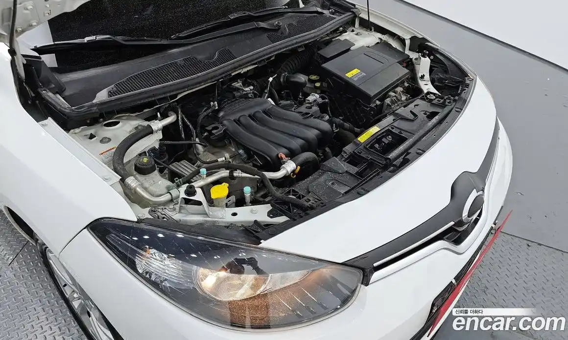 Renault SM3 2017 1.6 гидро в Москве № 1912831, фото 6