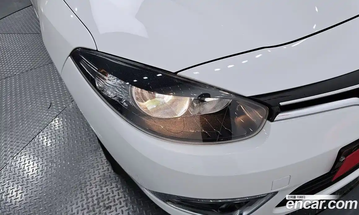 Renault SM3 2017 1.6 гидро в Москве № 1912831, фото 8