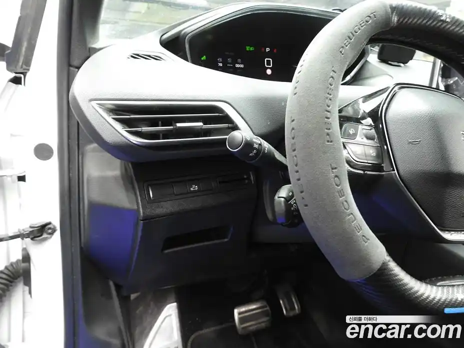 Peugeot 3008 2019 1.5 гидро в Москве, фото 16