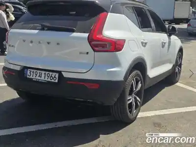 Volvo XC40 2022 2.0 гидро в Москве № 1913534, миниатюра 4