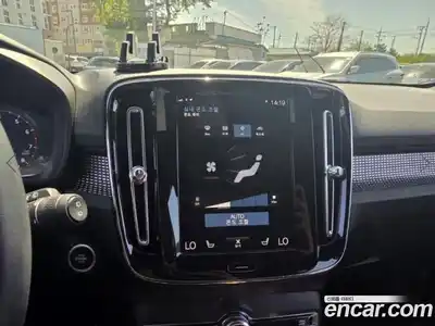 Volvo XC40 2022 2.0 гидро в Москве № 1913534, миниатюра 10