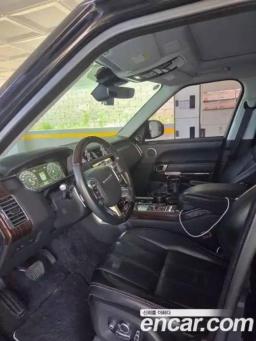 Land Rover Range-Rover 2017 4.4 гидро в Москве № 1915363, фото 15