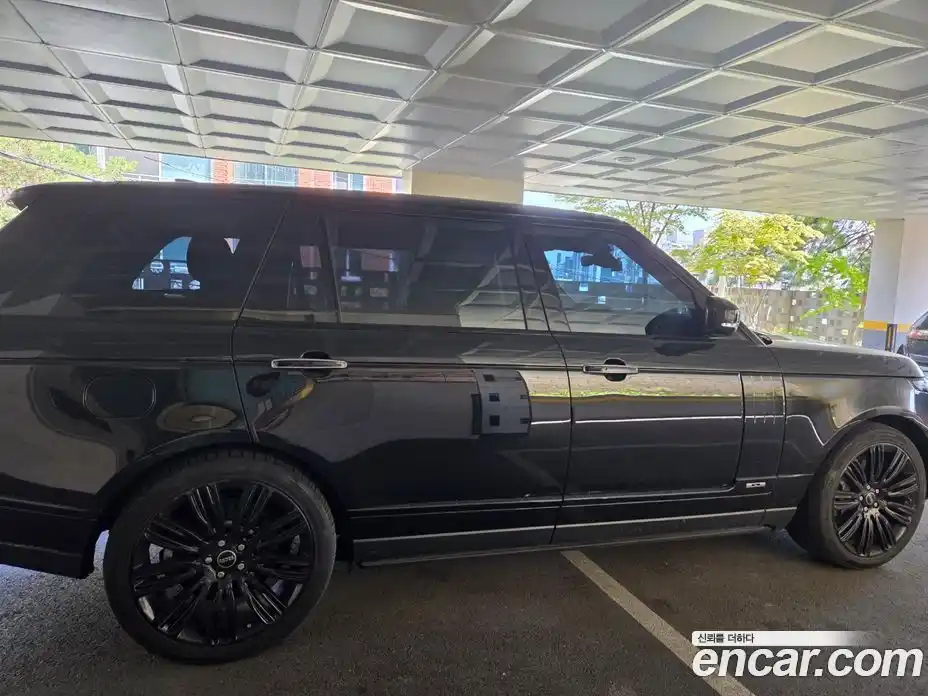 Land Rover Range-Rover 2017 4.4 гидро в Москве № 1915363, фото 7