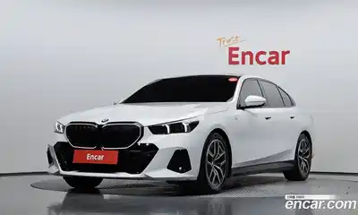 BMW 5-Series, 2024
