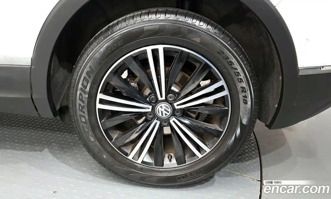 Volkswagen Tiguan 2020 2.0 гидро в Москве № 1917432, фото 7