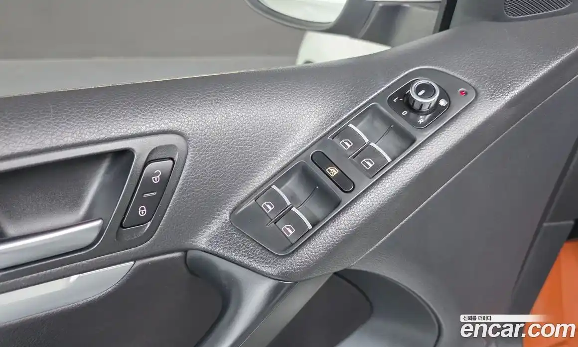 Volkswagen Tiguan 2012 2.0 гидро в Москве № 1918195, фото 13
