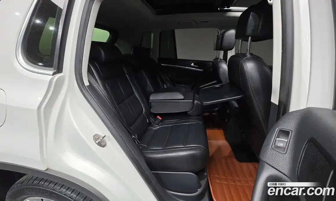 Volkswagen Tiguan 2012 2.0 гидро в Москве № 1918195, фото 19