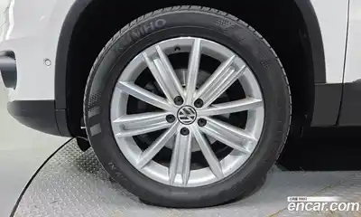 Volkswagen Tiguan 2012 2.0 гидро в Москве № 1918195, миниатюра 5