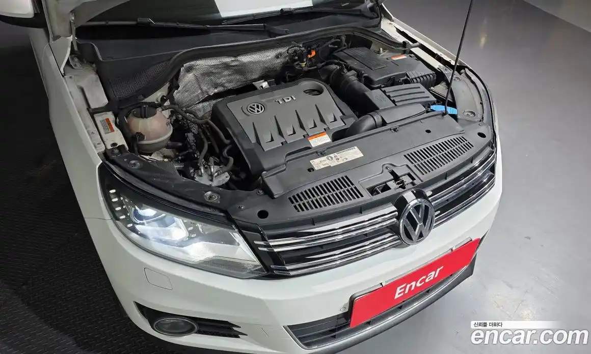Volkswagen Tiguan 2012 2.0 гидро в Москве № 1918195, фото 6