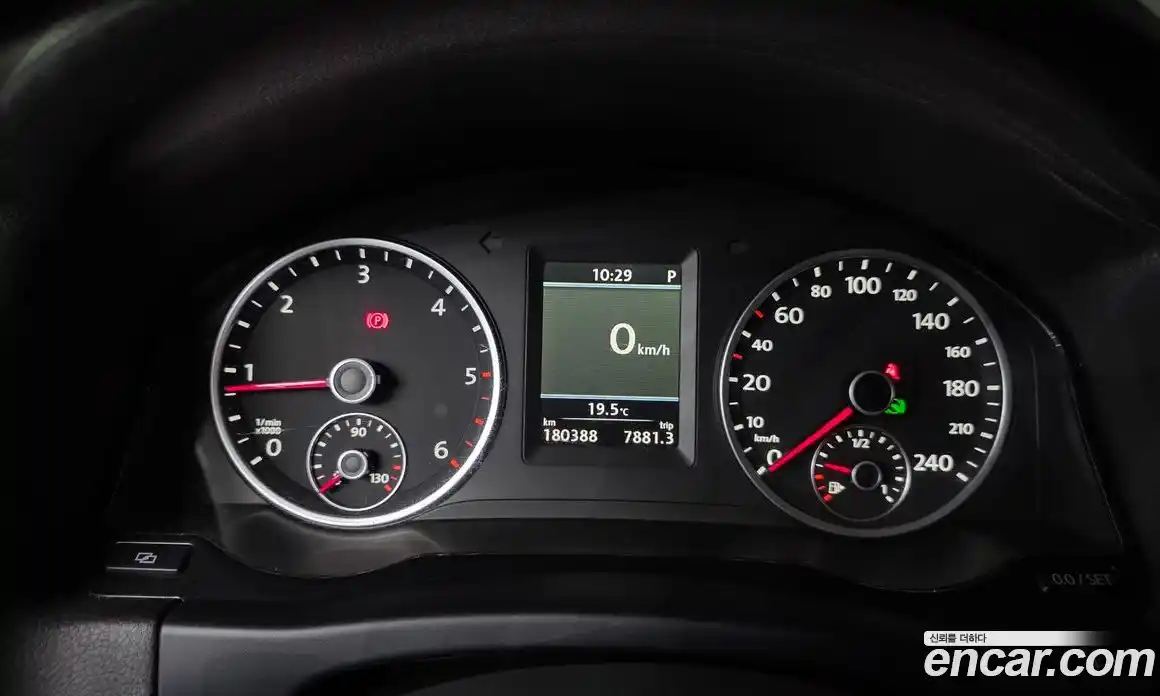 Volkswagen Tiguan 2012 2.0 гидро в Москве № 1918195, фото 8
