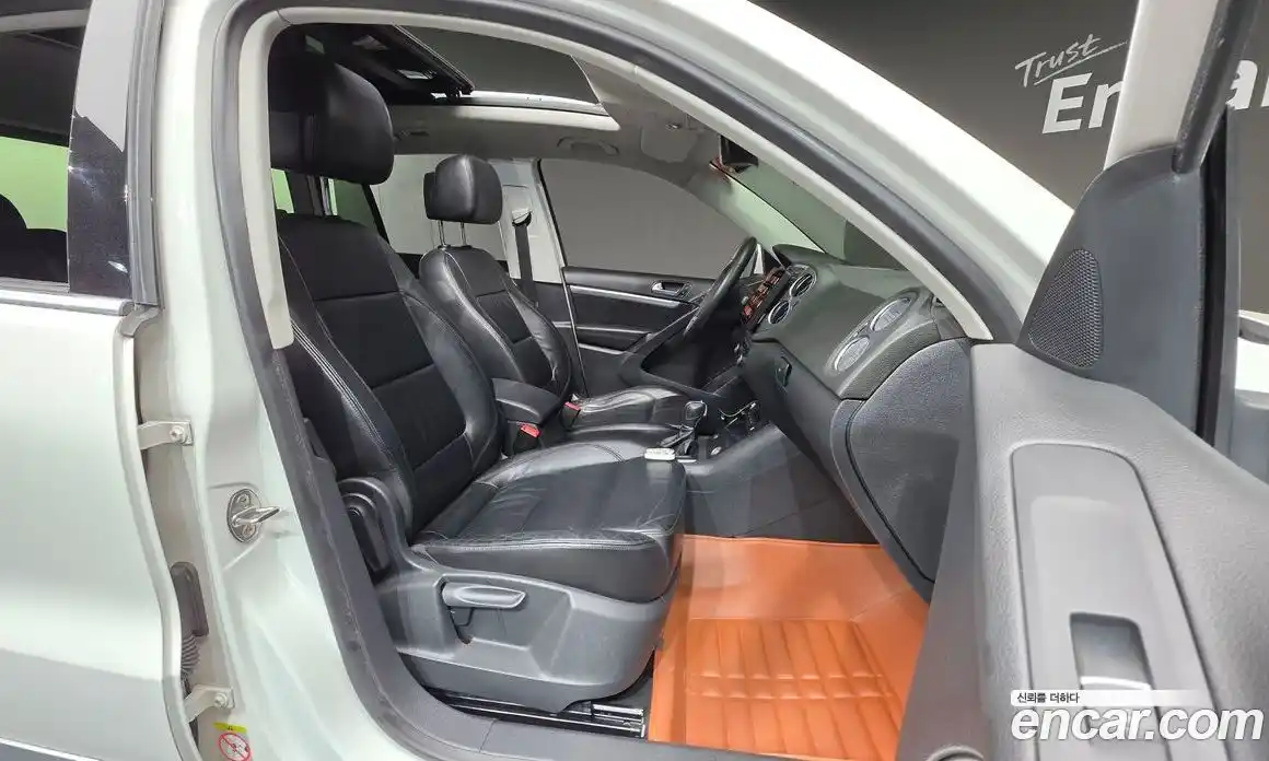Volkswagen Tiguan 2012 2.0 гидро в Москве № 1918195, фото 10