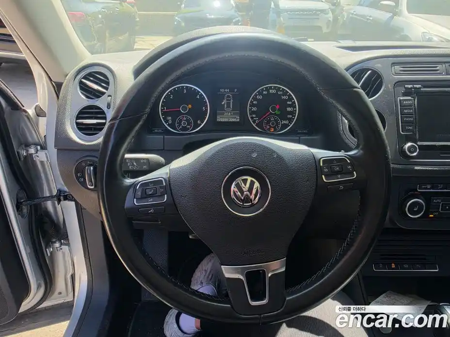 Volkswagen Tiguan 2013 2.0 гидро в Москве № 1918706, фото 7