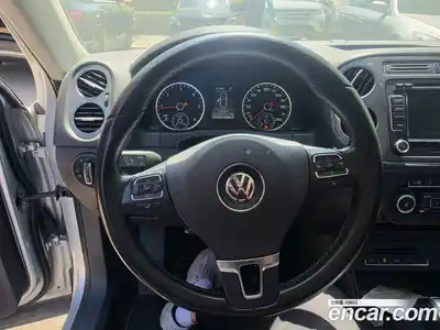 Volkswagen Tiguan 2013 2.0 гидро в Москве № 1918706, миниатюра 7