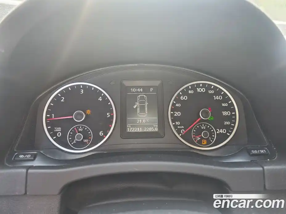 Volkswagen Tiguan 2013 2.0 гидро в Москве № 1918706, фото 8