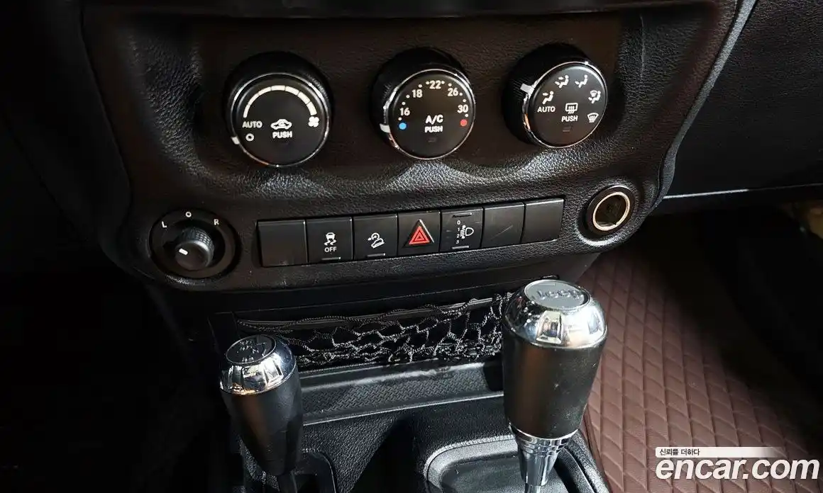Jeep Wrangler 2014 3.6 гидро в Москве № 1919276, фото 17