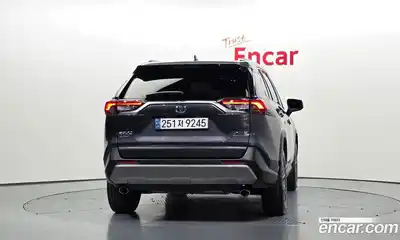 Toyota RAV4 2022 2.5 гидро в Москве № 1919568, миниатюра 4