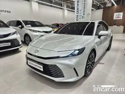 Toyota Camry 2.5 XLE Hybrid