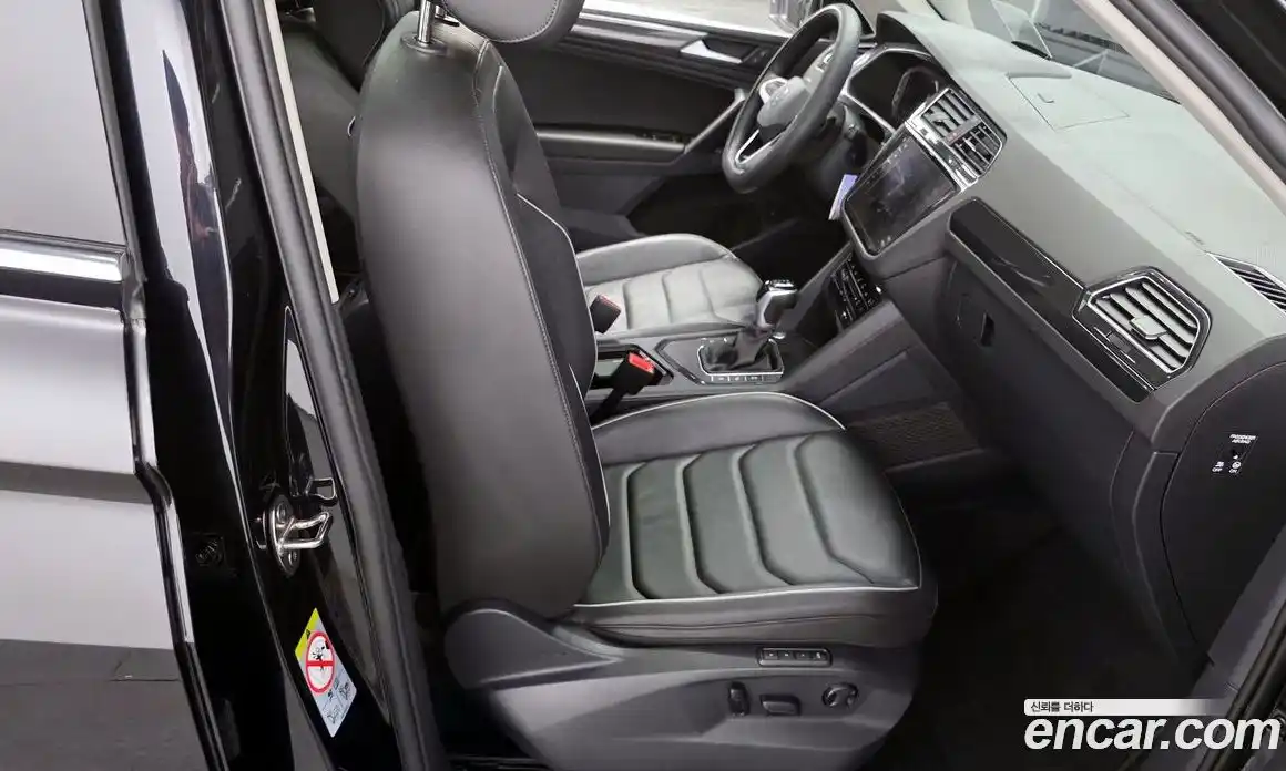 Volkswagen Tiguan 2023 2.0 гидро в Москве № 214960, фото 12