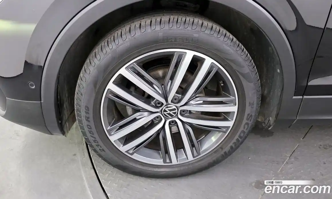 Volkswagen Tiguan 2023 2.0 гидро в Москве № 214960, фото 5