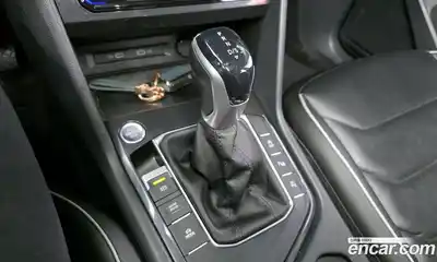 Volkswagen Tiguan 2023 2.0 гидро в Москве № 214960, миниатюра 9