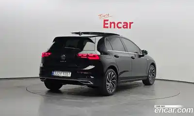 Volkswagen Golf 2022 2.0 гидро в Москве № 232156, миниатюра 2
