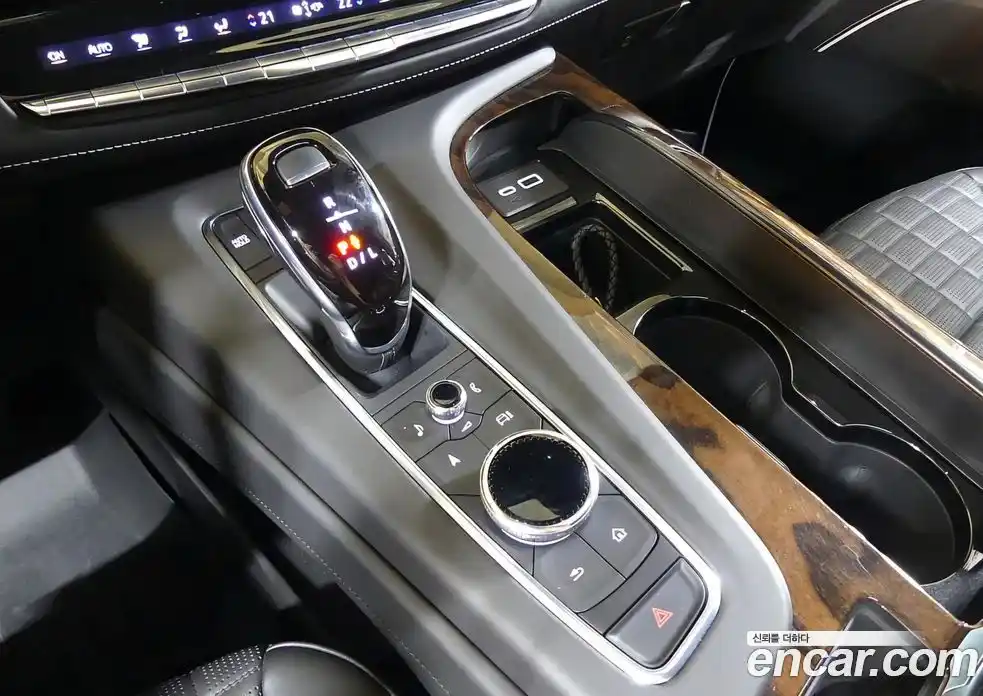 Cadillac Escalade 2021 6.2 гидро в Москве № 256525, фото 9