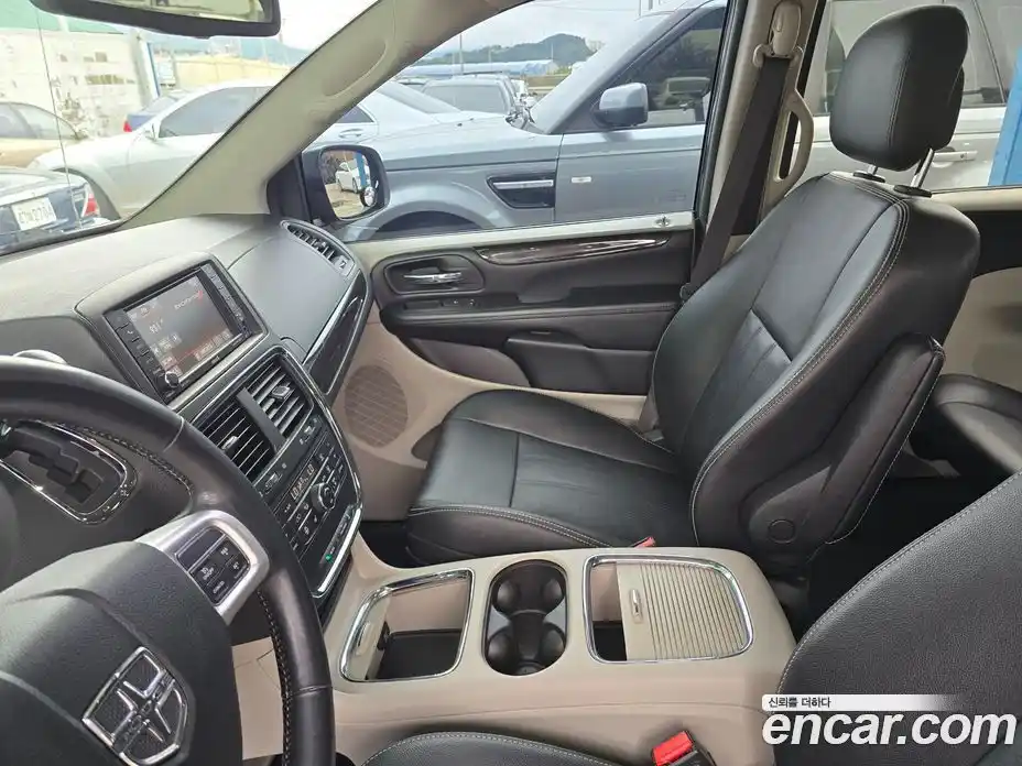 Dodge Grand Caravan 2019 3.6 гидро в Москве № 384757, фото 12