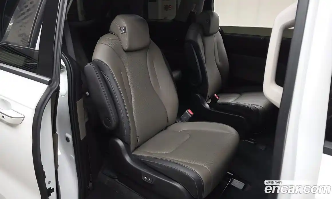 Kia Canival 2024 1.6 гидро в Москве, фото 16