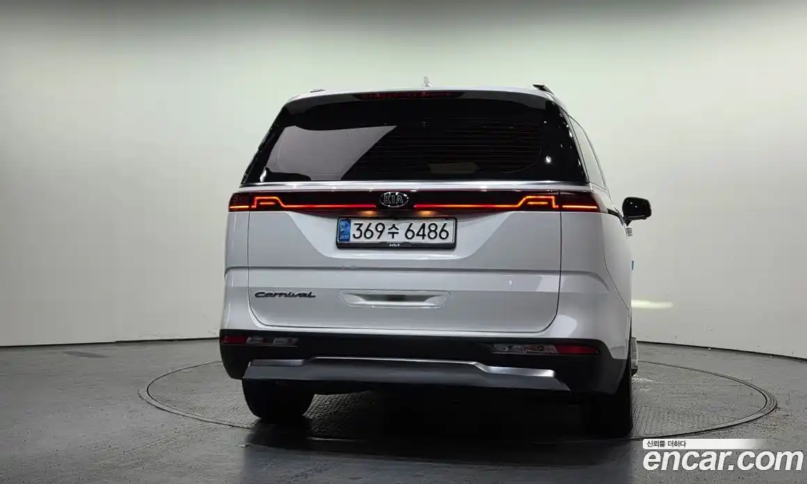 Kia Canival 2021 2.2 гидро в Москве, фото 4