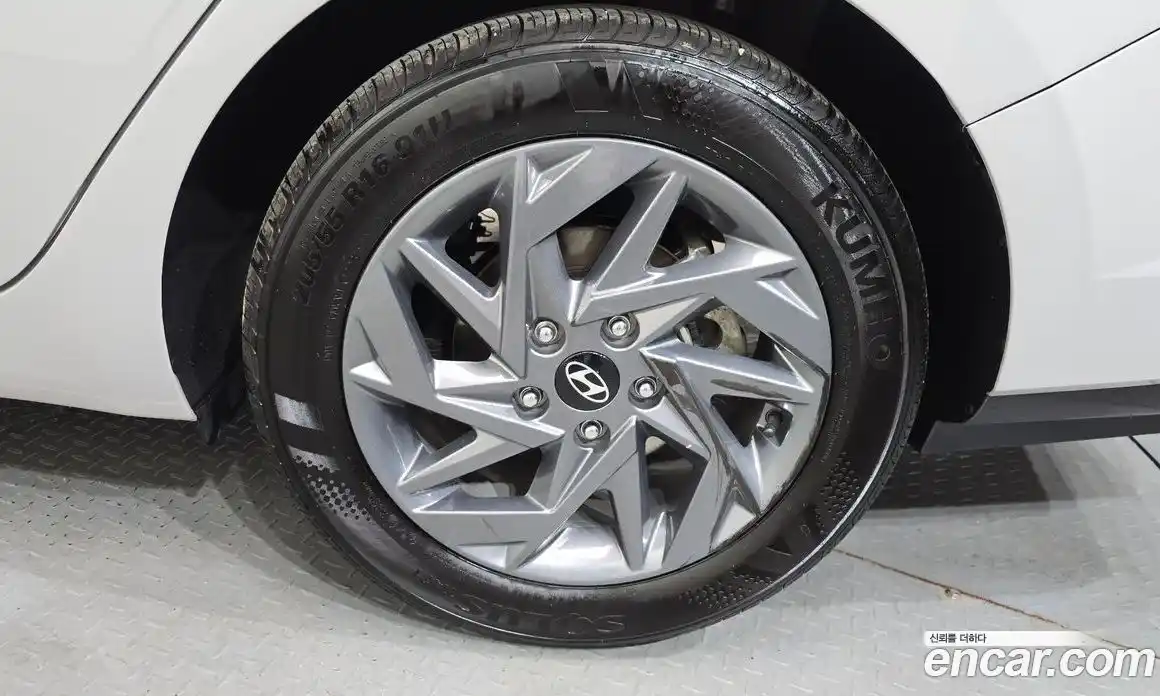 Hyundai Avante 2023 1.6 гидро в Москве № 1536996, фото 7