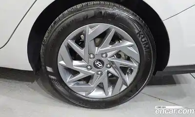 Hyundai Avante 2023 1.6 гидро в Москве № 1536996, миниатюра 7