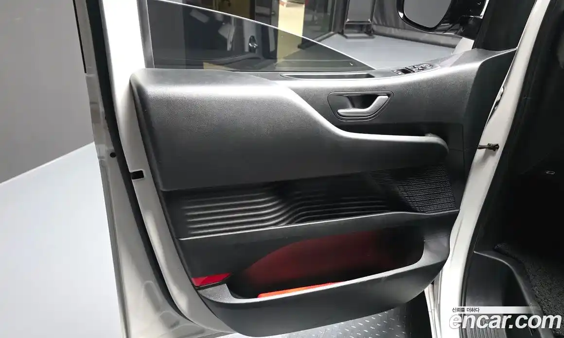 Hyundai Staria 2024 2.2 гидро в Москве, фото 14