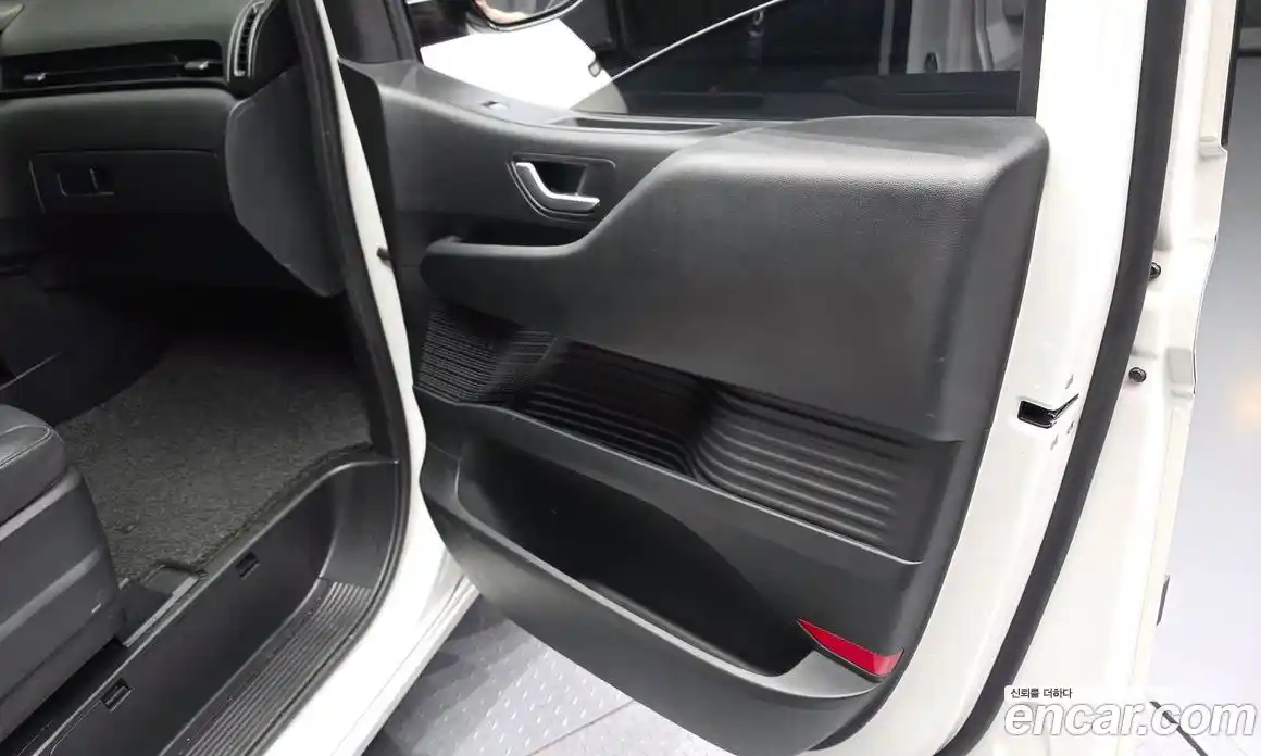 Hyundai Staria 2024 2.2 гидро в Москве, фото 15