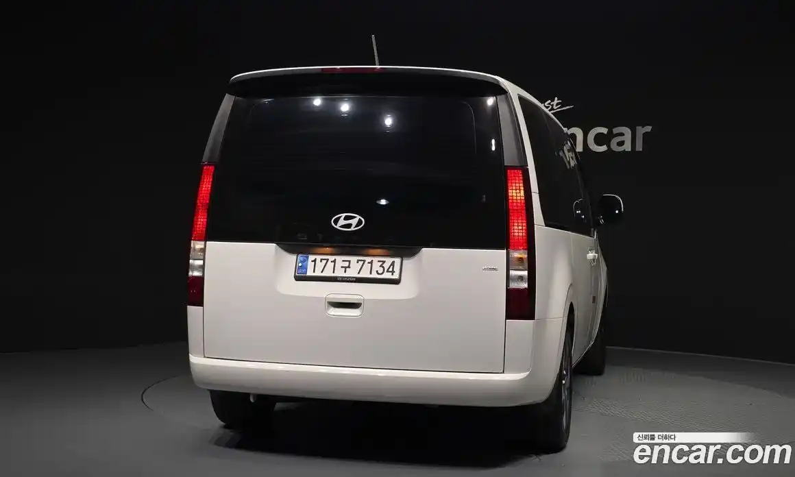 Hyundai Staria 2024 2.2 гидро в Москве, фото 4