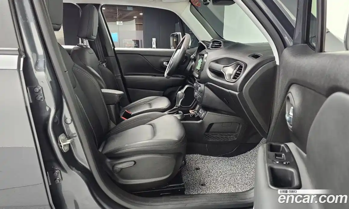 Jeep Renegade 2022 1.3 гидро в Москве № 169432, фото 11