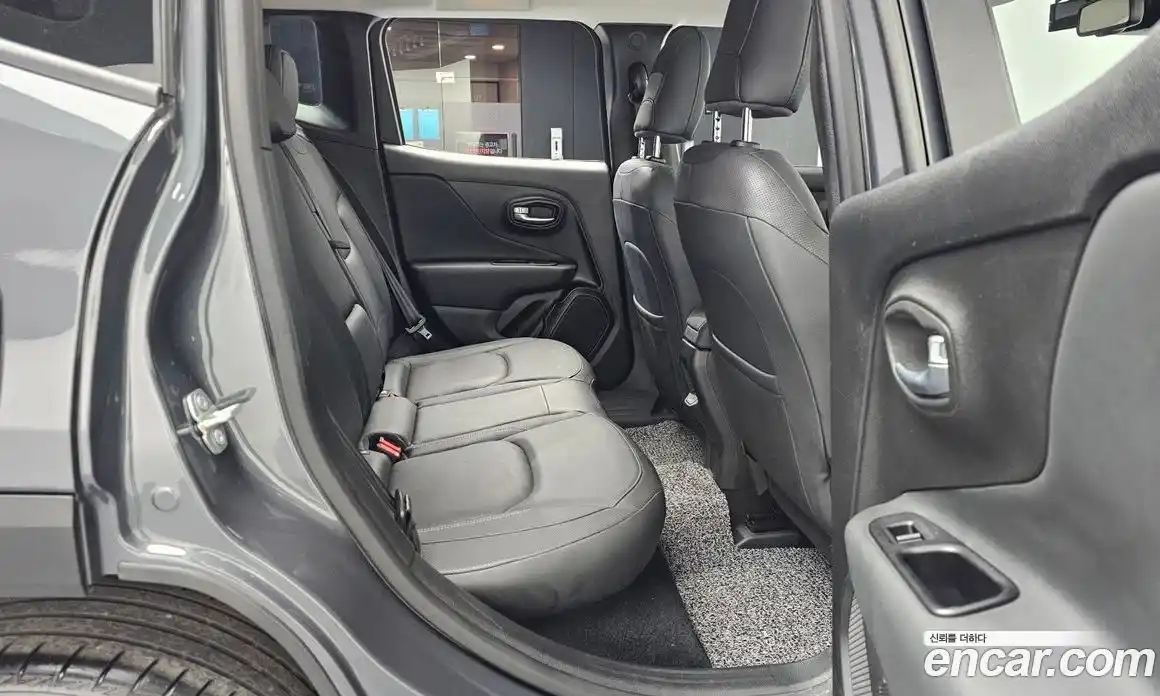 Jeep Renegade 2022 1.3 гидро в Москве № 169432, фото 12