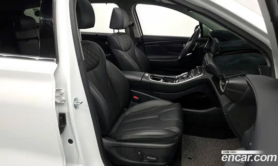 Hyundai Santa Fe 2023 2.5 гидро в Москве № 1830917, фото 16