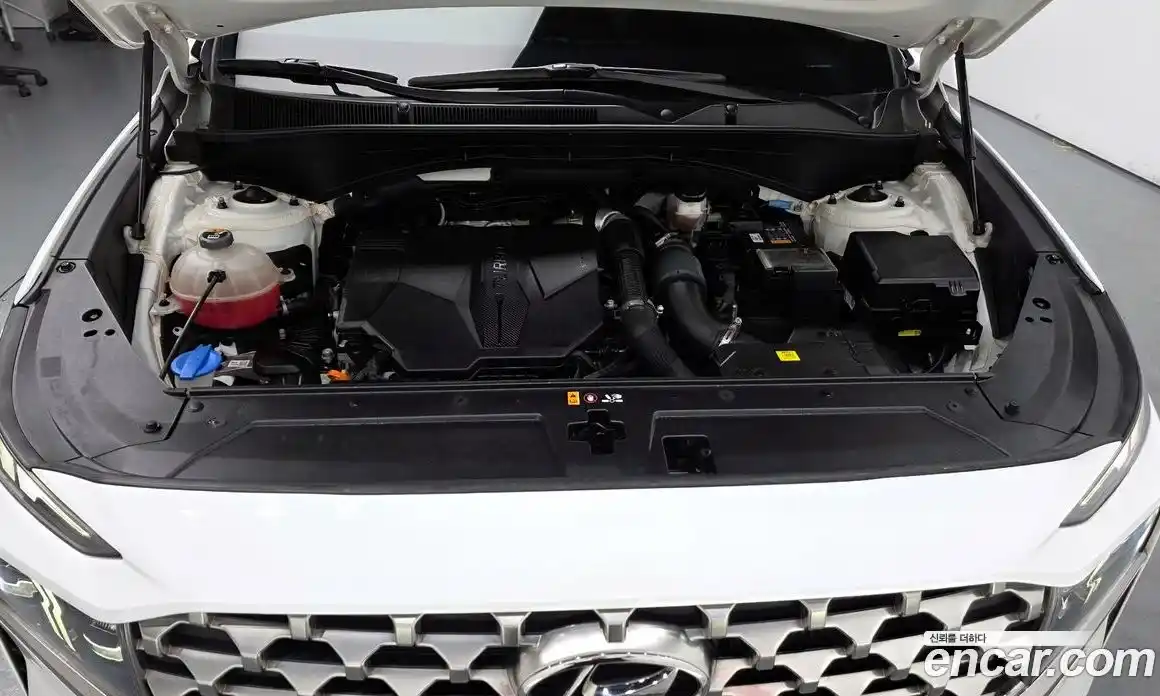 Hyundai Santa Fe 2023 2.5 гидро в Москве № 1830917, фото 6
