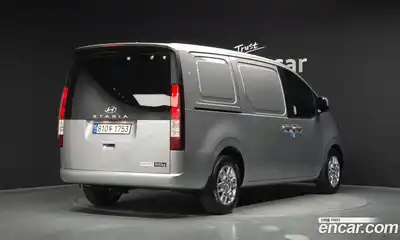Hyundai Staria 2023 2.2 гидро в Москве № 1904077, миниатюра 2