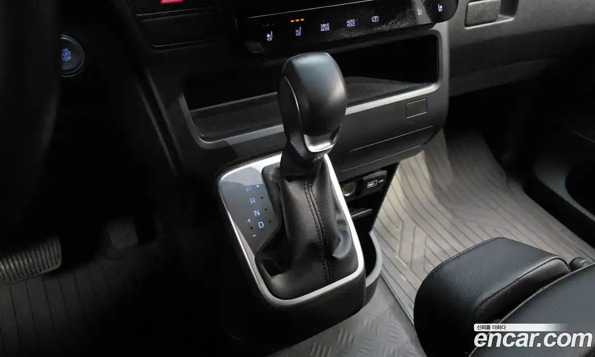 Hyundai Staria 2023 2.2 гидро в Москве № 1904077, фото 9