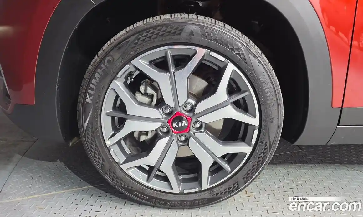 Kia Seltos 2019 1.6 гидро в Москве № 1904920, фото 4