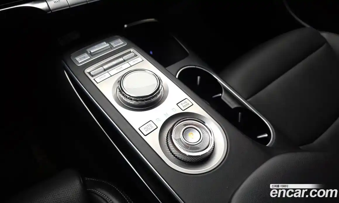 Genesis GV70 2022 2.5 гидро в Москве № 1905719, фото 12