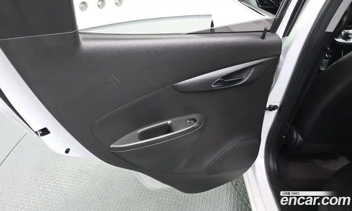 Chevrolet Spark 2017 1.0 гидро в Москве, фото 15
