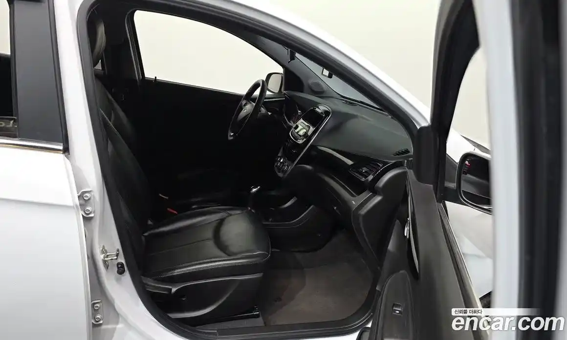 Chevrolet Spark 2017 1.0 гидро в Москве, фото 17