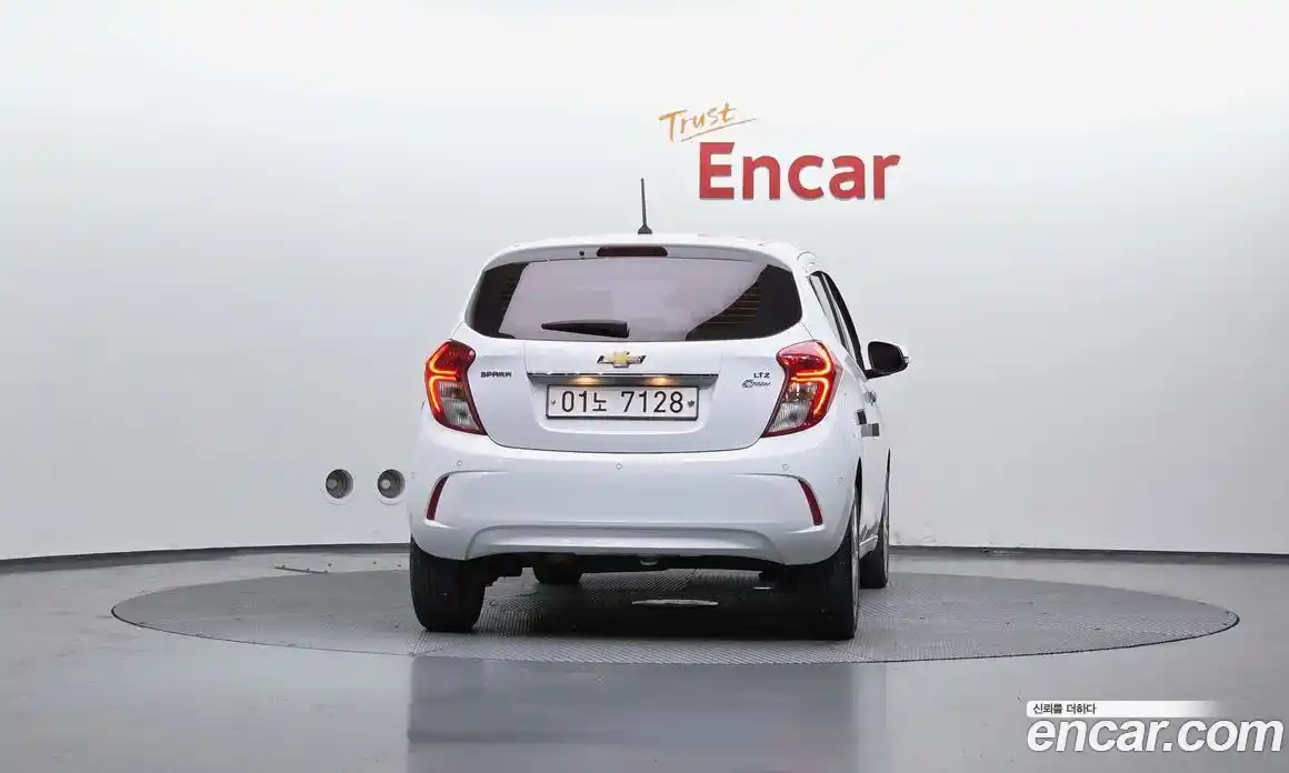 Chevrolet Spark 2017 1.0 гидро в Москве, фото 4