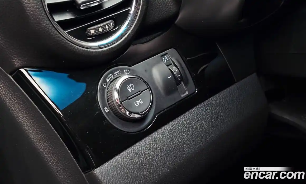 Chevrolet Orlando 2012 2.0 гидро в Москве № 1907955, фото 21