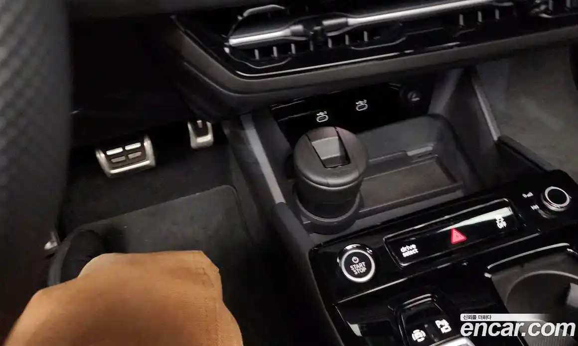 Audi Q6 e-tron 2025 0.2 гидро в Москве № 1910483, фото 22