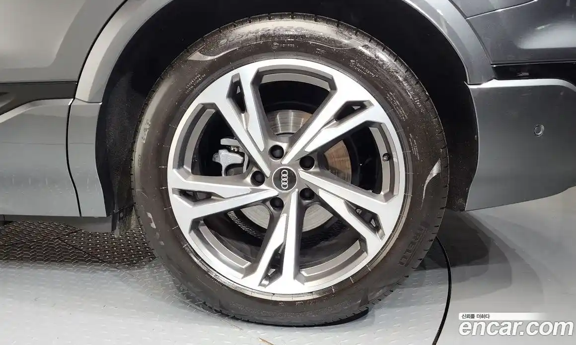 Audi Q6 e-tron 2025 0.2 гидро в Москве № 1910483, фото 7